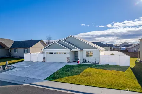 712 7th Ave NE, Ephrata, WA 98823