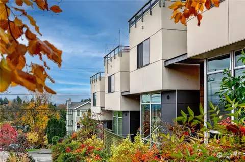 2419 E Denny Way, Seattle, WA 98122