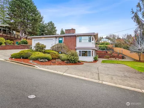 625 SW 175th Pl, Normandy Park, WA 98166