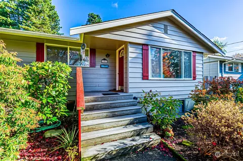 1807 N Vassault St, Tacoma, WA 98406