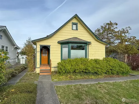 925 E 5th St, Port Angeles, WA 98362