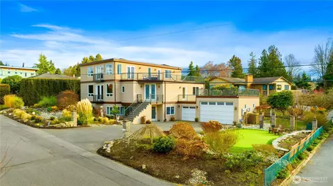 720 Melody Ln, Edmonds, WA 98020