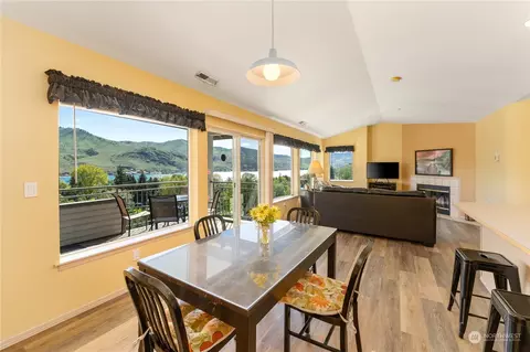 808 W Manson Rd #D304, Chelan, WA 98816