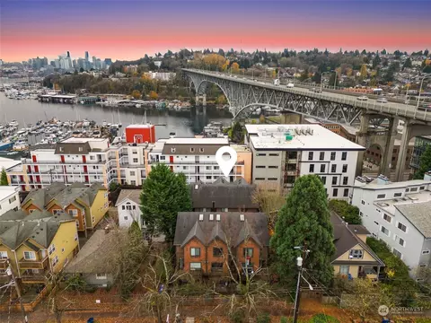 921 N 35th St #A, Seattle, WA 98103