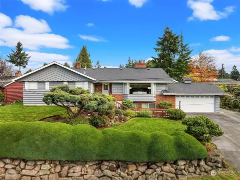 21821 93rd Ave W, Edmonds, WA 98020