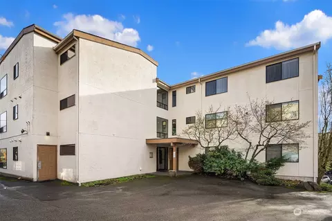 10601 Bagley Ave N #201, Seattle, WA 98133