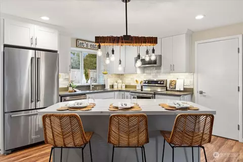 Kitchen - 6132 137th St SE, Everett, WA 98208 photo 1 of 5