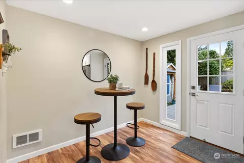 Entry Way - 6132 137th St SE, Everett, WA 98208 photo 1 of 1