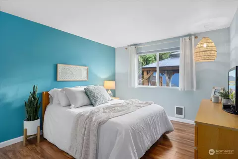 Bedroom - 6132 137th St SE, Everett, WA 98208 photo 1 of 4