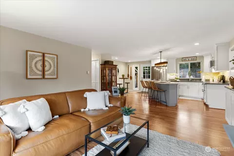 Living - 6132 137th St SE, Everett, WA 98208 photo 1 of 1