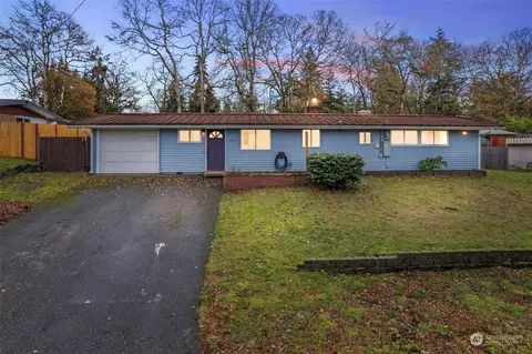 7918 Oakridge Dr SW, Lakewood, WA 98498