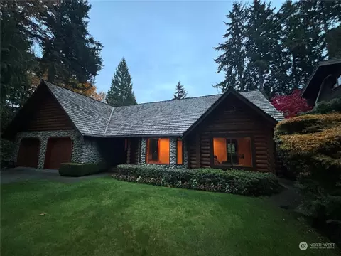 2700 106th Pl SE, Beaux Arts Village, WA 98004