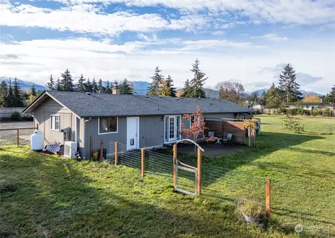73 E Loma Vista Rd, Sequim, WA 98382 photo 4