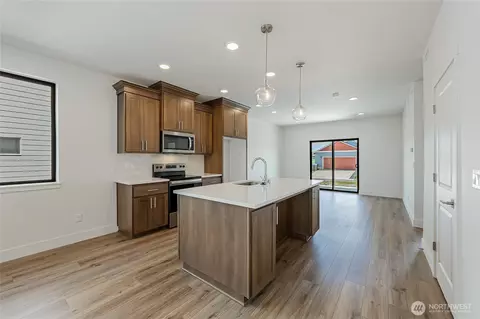 Kitchen - 406 Pagget Ave, Winlock, WA 98596 photo 2 of 4
