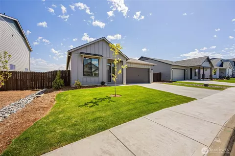 Exterior - 406 Pagget Ave, Winlock, WA 98596 photo 2 of 8