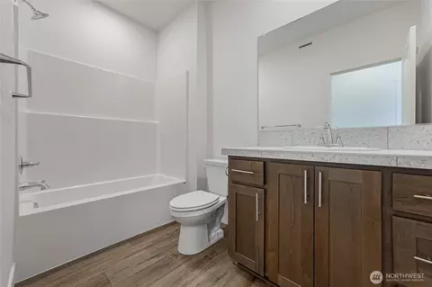Bath - 406 Pagget Ave, Winlock, WA 98596 photo 1 of 2