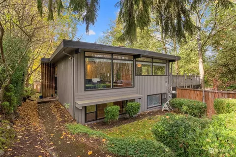 10415 15th Ave NE, Seattle, WA 98125