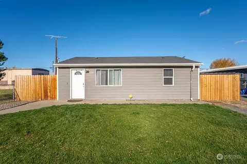 309 SE J St, Quincy, WA 98848
