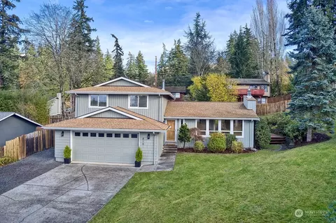 819 39th Pl, Bellingham, WA 98229