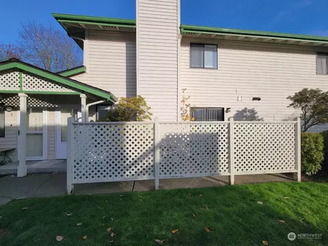 1533 201st Pl SE #13B, Bothell, WA 98012