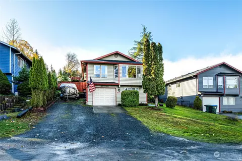 1808 W 12th St, Port Angeles, WA 98363