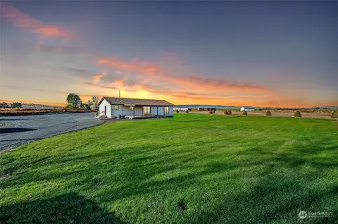 13490 NW Rd 65, Quincy, WA 98848