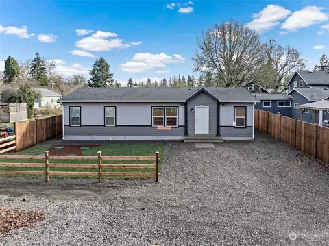 314 W Third #A, Roy, WA 98580