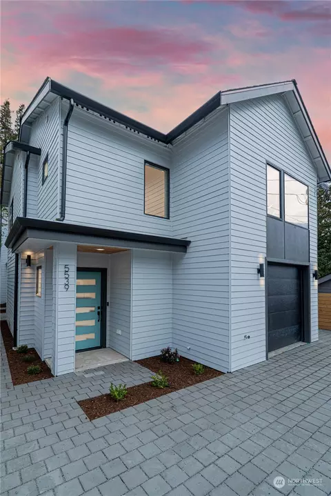 5539 34th Ave NE, Seattle, WA 98105