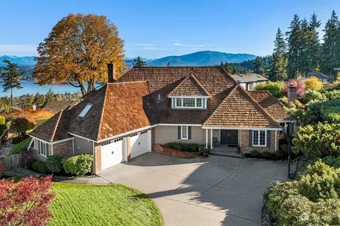 17615 SE 46th Pl, Bellevue, WA 98006