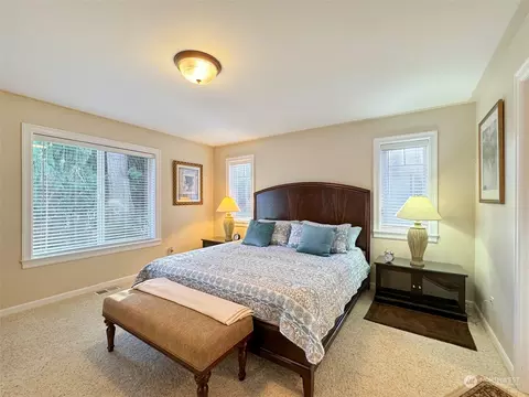 Bedroom - 359 Dungeness Mdws, Sequim, WA 98382 photo 1 of 4