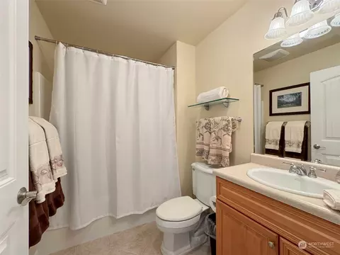 Bath - 359 Dungeness Mdws, Sequim, WA 98382 photo 2 of 2