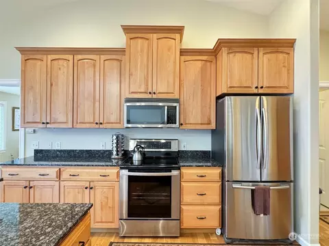 Kitchen - 359 Dungeness Mdws, Sequim, WA 98382 photo 3 of 4