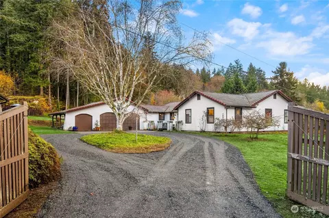 10450 Arrow Point Dr NE, Bainbridge Island, WA 98110