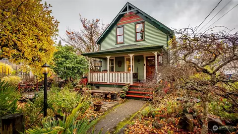 214 20th Ave SW, Olympia, WA 98501