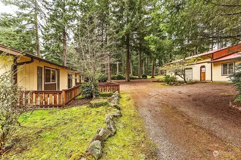 11123 Lake Josephine Ave, Anderson Island, WA 98303