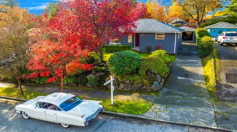 8133 32nd Ave SW, Seattle, WA 98126