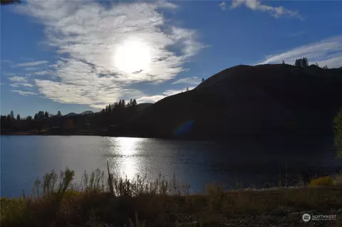 685 Loomis Oroville Rd, Tonasket, WA 98855