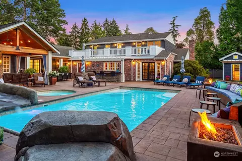 8504 NE 15th St, Clyde Hill, WA 98004