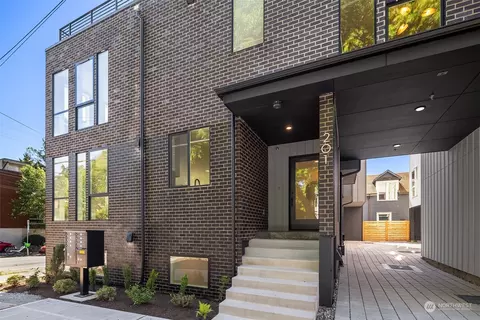 201 11th Ave E, Seattle, WA 98102