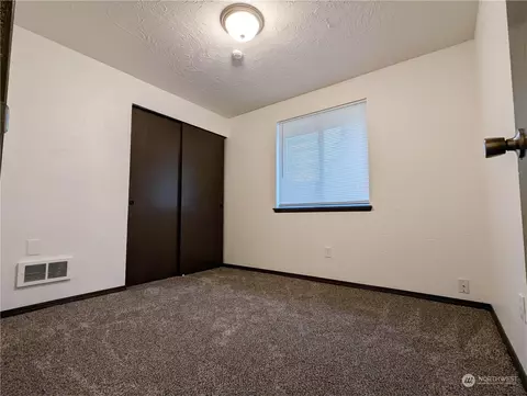 122 Raintree Loop SE, Rainier, WA 98576 photo 20