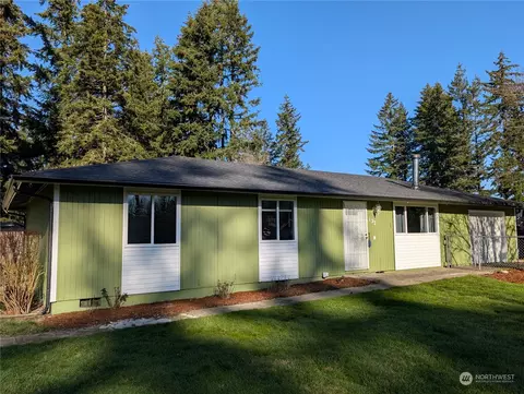 122 Raintree Loop SE, Rainier, WA 98576