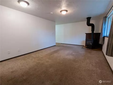 122 Raintree Loop SE, Rainier, WA 98576 photo 3