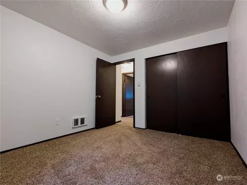 122 Raintree Loop SE, Rainier, WA 98576 photo 24