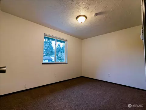 122 Raintree Loop SE, Rainier, WA 98576 photo 17