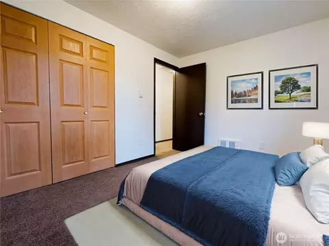 122 Raintree Loop SE, Rainier, WA 98576 photo 18