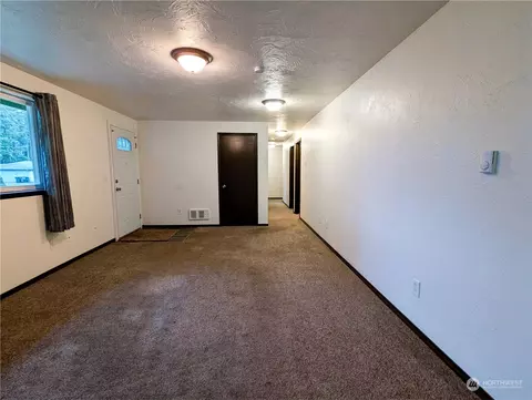 122 Raintree Loop SE, Rainier, WA 98576 photo 6