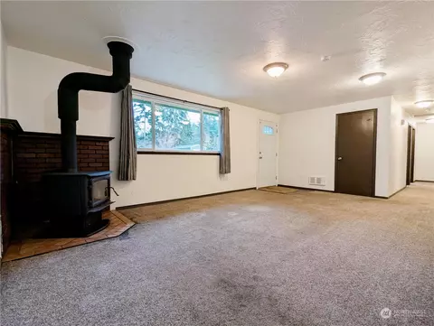 122 Raintree Loop SE, Rainier, WA 98576 photo 5