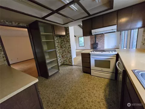 Kitchen - 141 Madrona Ter, Sequim, WA 98382 photo 2 of 4