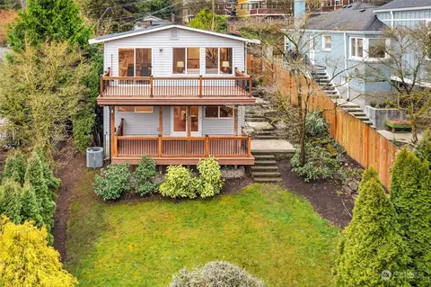 1238 NE 97th St, Seattle, WA 98115