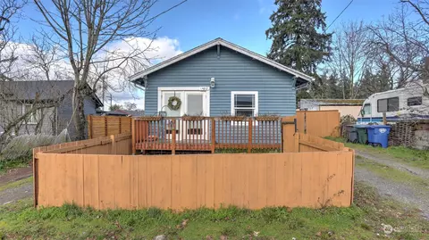 14812 Grant Ave SW #A & B, Lakewood, WA 98498